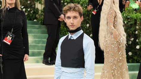 prada met gala looks|troye sivan Prada dress.